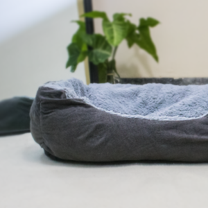 Indoor Comfort Pet Bed with Fur Interior & Polyester Padding
